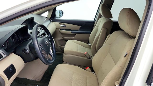 2016 Honda Odyssey 5dr LX - 23095511 - 17