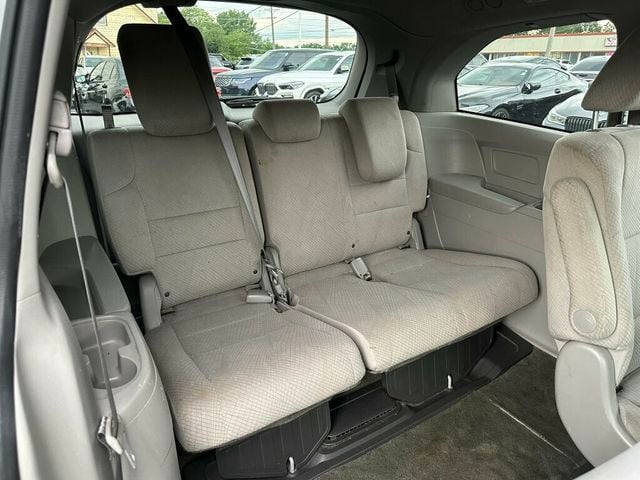 2016 Honda Odyssey 5dr LX - 23060479 - 17