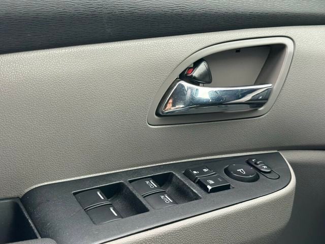 2016 Honda Odyssey 5dr LX - 23060479 - 29