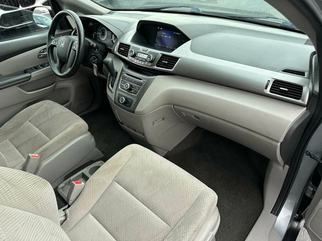 2016 Honda Odyssey 5dr LX - 23060479 - 8