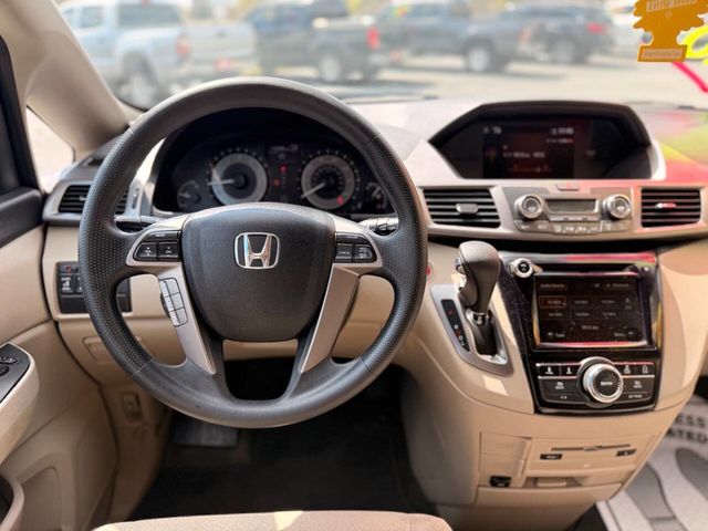 2016 Honda Odyssey 5dr SE - 23005196 - 15