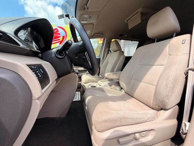 2016 Honda Odyssey 5dr SE - 23005196 - 17