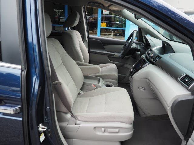 2016 Honda Odyssey 5dr SE - 18340609 - 7