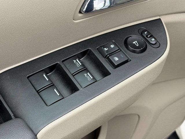 2016 Honda Odyssey 5dr SE - 23002120 - 17