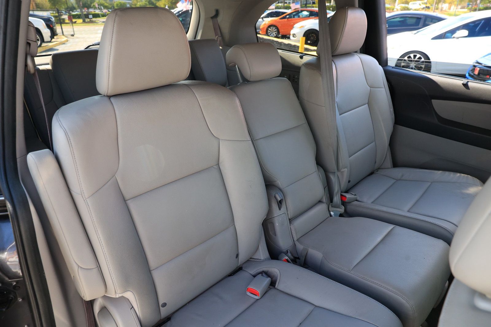 2016 Honda Odyssey Touring photo 14