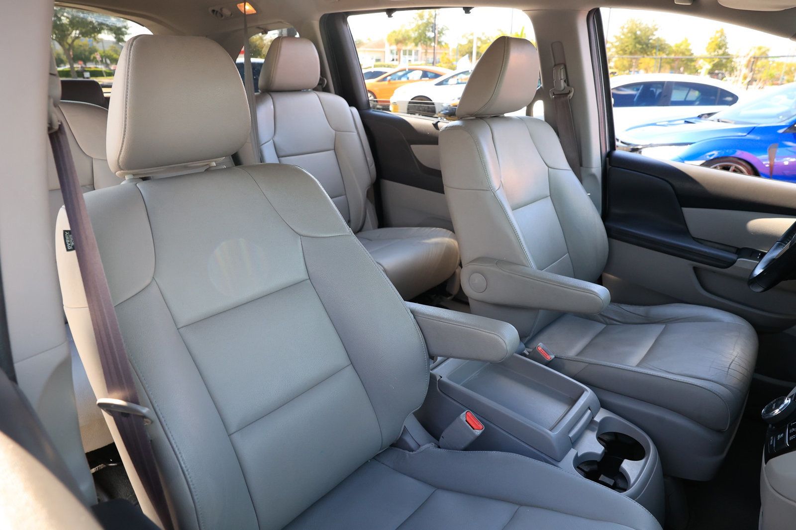 2016 Honda Odyssey Touring photo 16