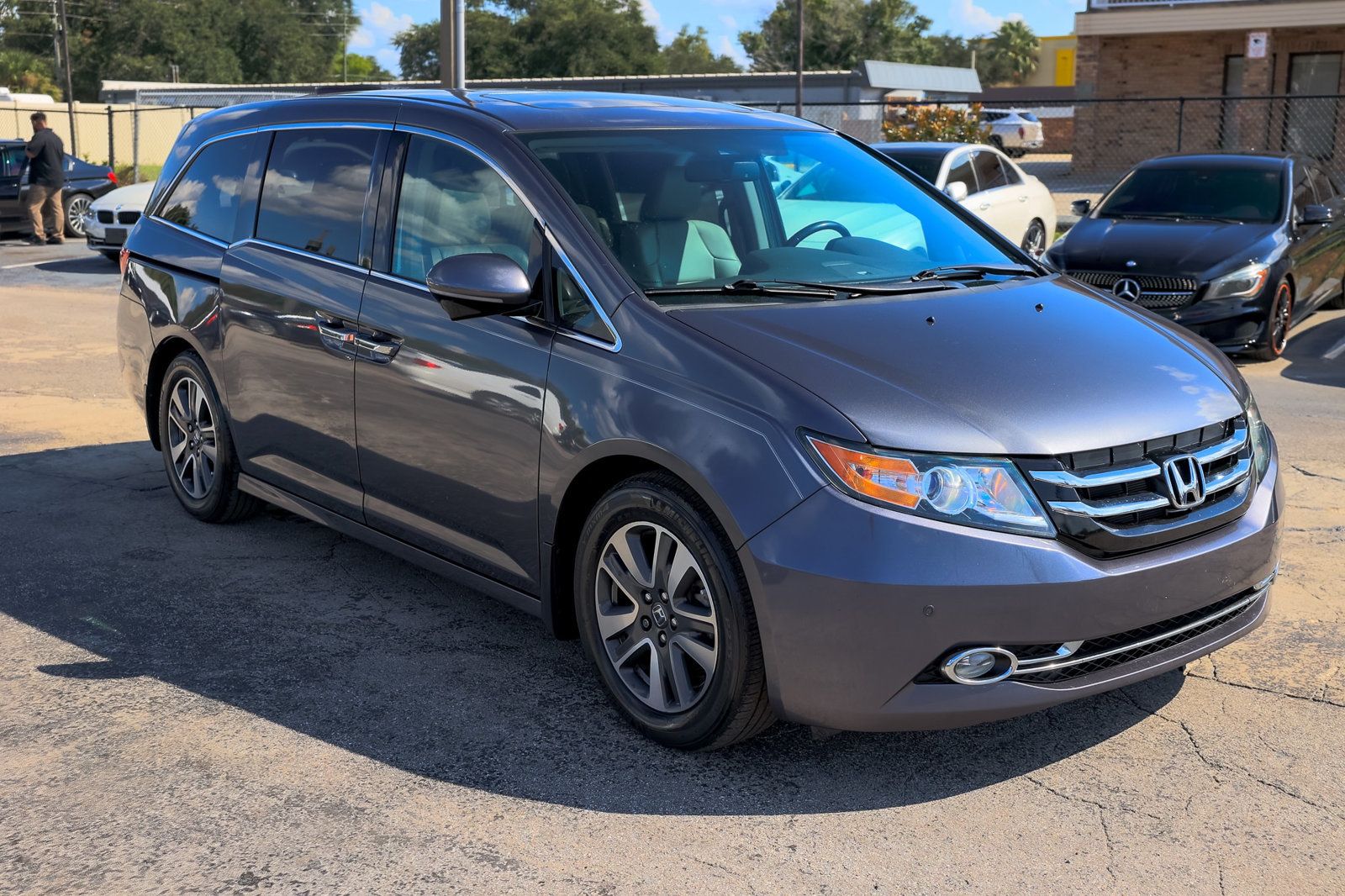 2016 Honda Odyssey Touring photo 17