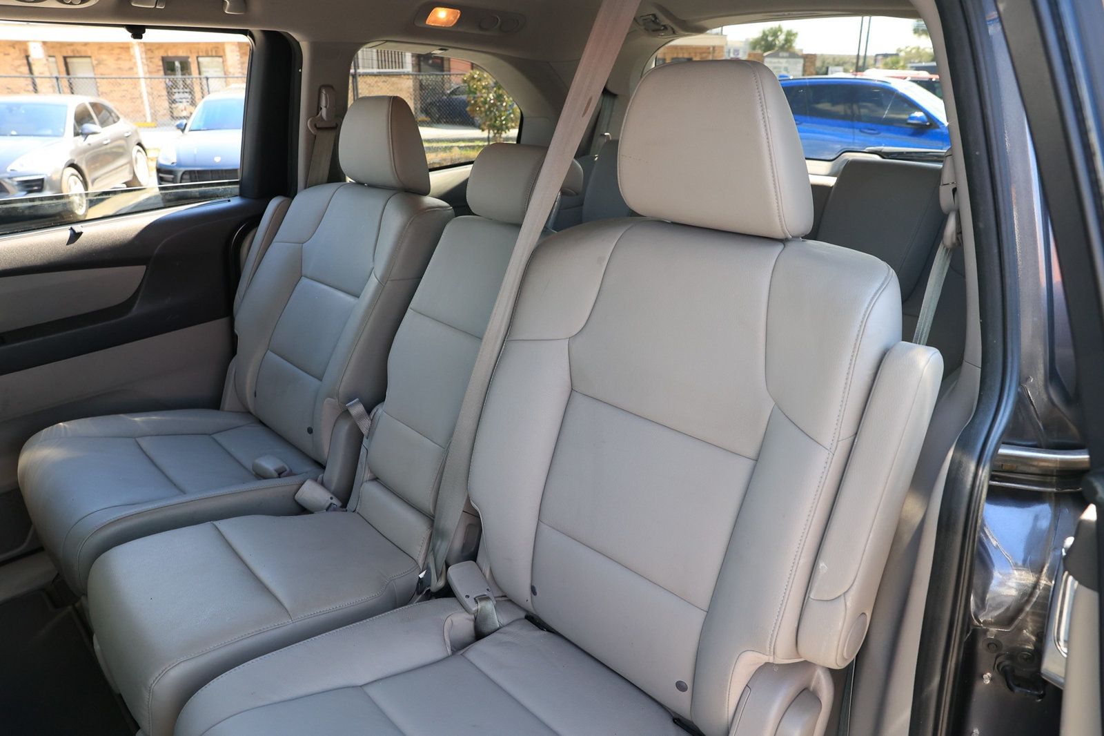 2016 Honda Odyssey Touring photo 8