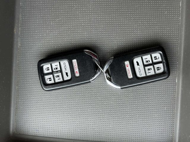 2016 Honda Odyssey 5dr Touring Elite - 23057771 - 38