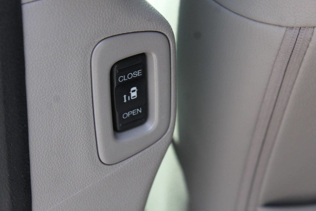 2016 Honda Odyssey EX L 4dr Mini Van - 22916435 - 14