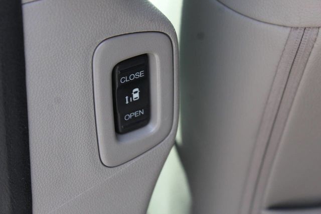 2016 Honda Odyssey EX L 4dr Mini Van - 22916435 - 14