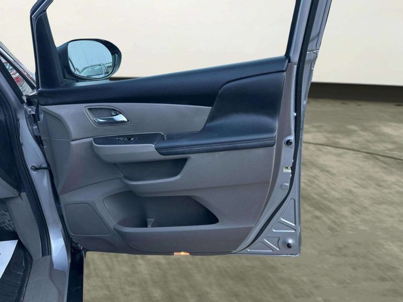 2016 Honda Odyssey EX L 4dr Mini Van - 23050436 - 17