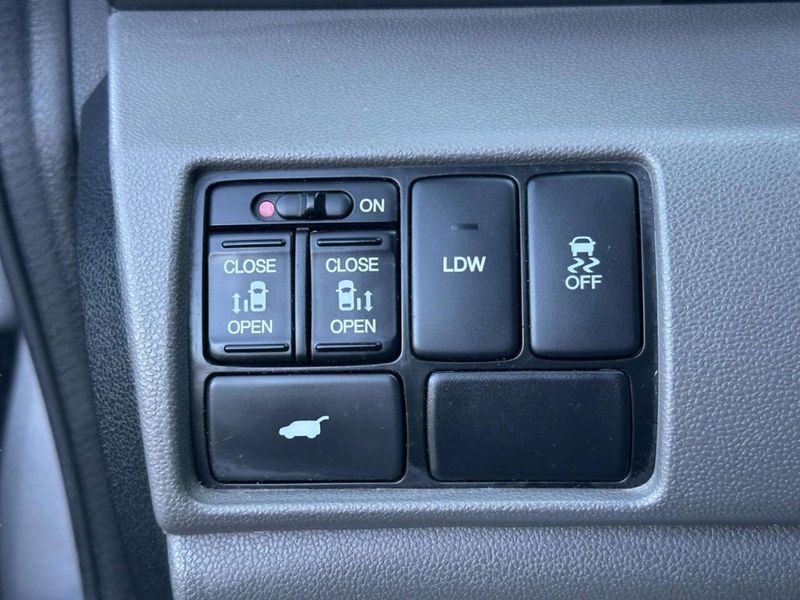 2016 Honda Odyssey EX L 4dr Mini Van - 23050436 - 29