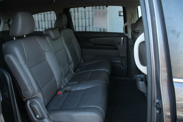 2016 Honda Odyssey ONE OWNER EXL W/ MOONROOF, LEATHER - 22989333 - 9