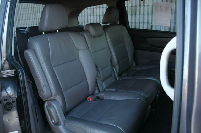 2016 Honda Odyssey ONE OWNER EXL W/ MOONROOF, LEATHER - 22989333 - 10