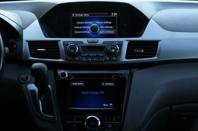 2016 Honda Odyssey ONE OWNER EXL W/ MOONROOF, LEATHER - 22989333 - 13