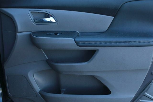 2016 Honda Odyssey ONE OWNER EXL W/ MOONROOF, LEATHER - 22989333 - 5