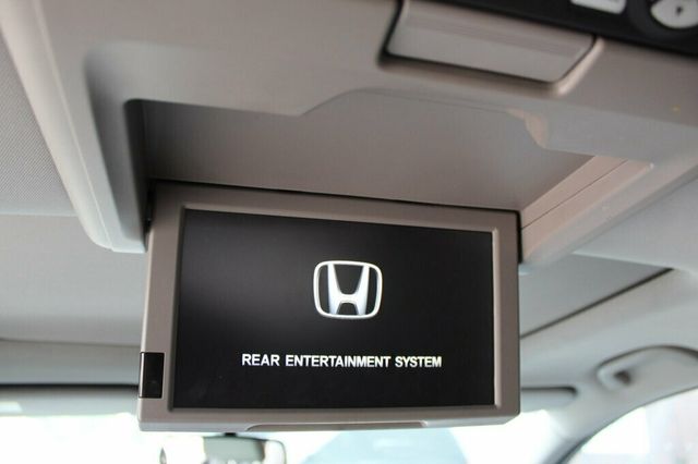 2016 Honda Odyssey ONE OWNER TOURING DVD, NAVIGATION, MOONROOF - 23042579 - 9