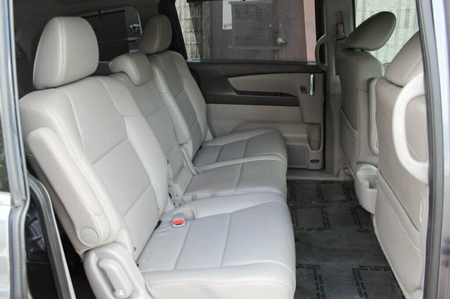 2016 Honda Odyssey ONE OWNER TOURING DVD, NAVIGATION, MOONROOF - 23042579 - 10