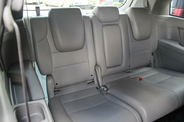 2016 Honda Odyssey ONE OWNER TOURING DVD, NAVIGATION, MOONROOF - 23042579 - 12