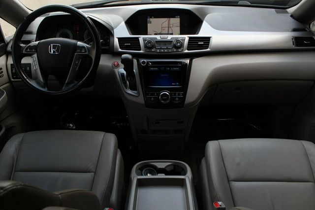 2016 Honda Odyssey ONE OWNER TOURING DVD, NAVIGATION, MOONROOF - 23042579 - 13