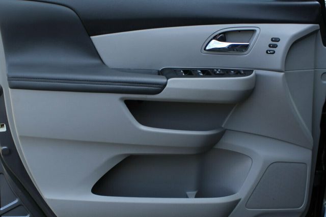 2016 Honda Odyssey ONE OWNER TOURING DVD, NAVIGATION, MOONROOF - 23042579 - 20