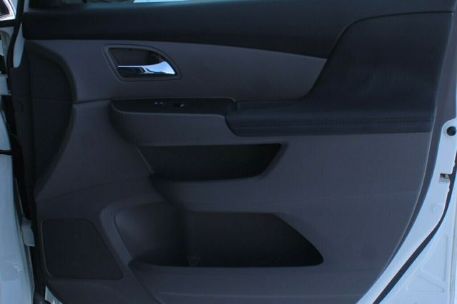 2016 Honda Odyssey ONE OWNER TOURING W/ NAVIGATION, LEATHER MOONROOF - 22976092 - 5
