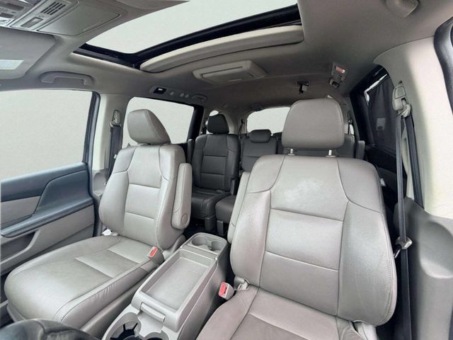 2016 Honda Odyssey Touring 4dr Mini Van - 23046919 - 16
