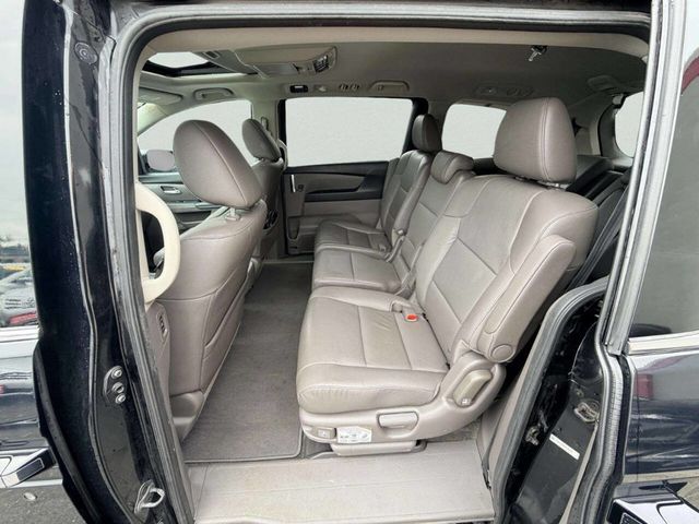 2016 Honda Odyssey Touring 4dr Mini Van - 23046919 - 19