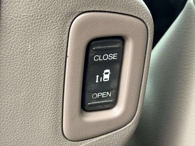 2016 Honda Odyssey Touring 4dr Mini Van - 23046919 - 22