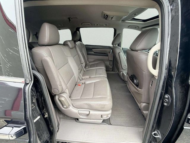 2016 Honda Odyssey Touring 4dr Mini Van - 23046919 - 25