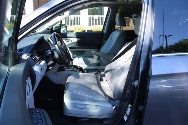 2016 Honda Pilot 2WD 4dr Touring w/RES & Navi - 23072922 - 13