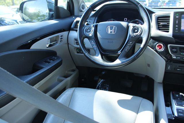 2016 Honda Pilot 2WD 4dr Touring w/RES & Navi - 23072922 - 14
