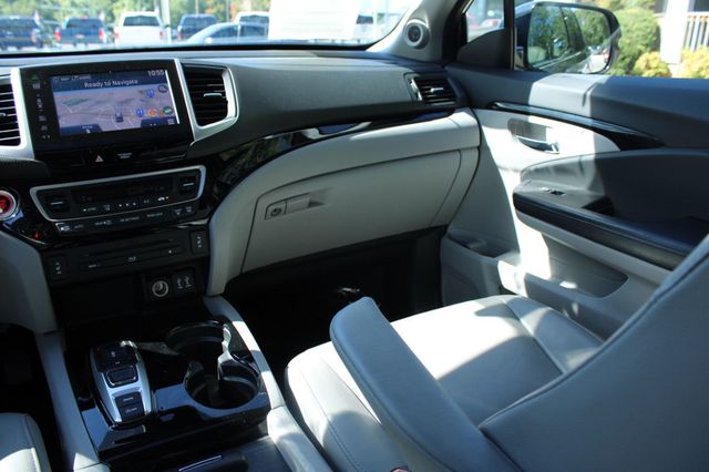 2016 Honda Pilot 2WD 4dr Touring w/RES & Navi - 23072922 - 15