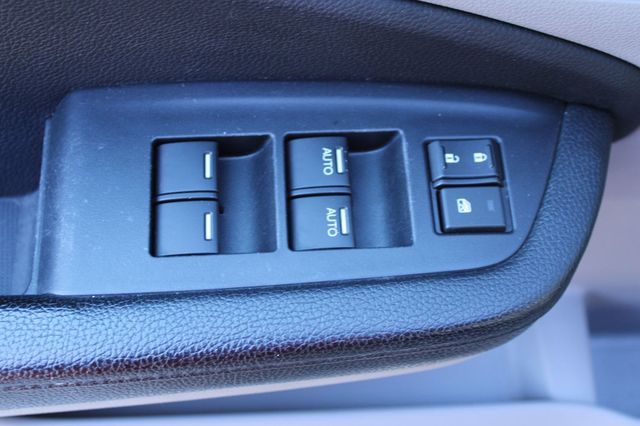 2016 Honda Pilot 2WD 4dr Touring w/RES & Navi - 23072922 - 26