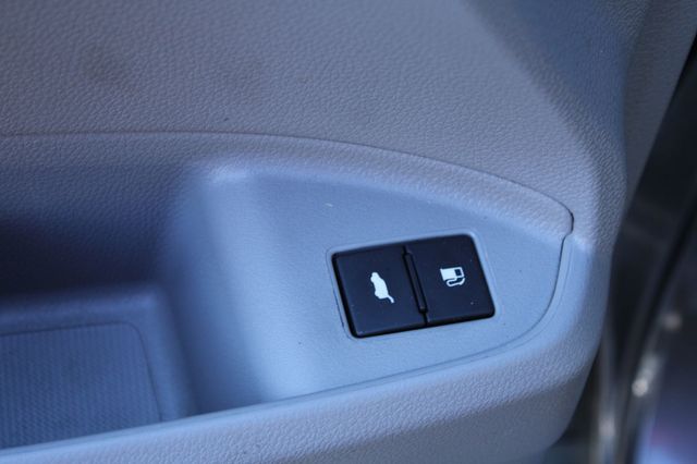 2016 Honda Pilot 2WD 4dr Touring w/RES & Navi - 23072922 - 27