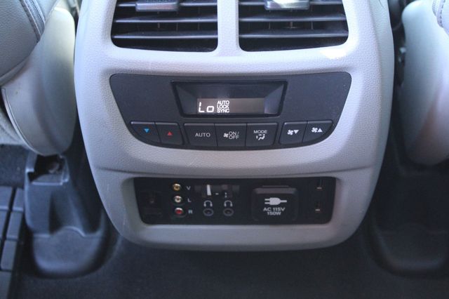 2016 Honda Pilot 2WD 4dr Touring w/RES & Navi - 23072922 - 30