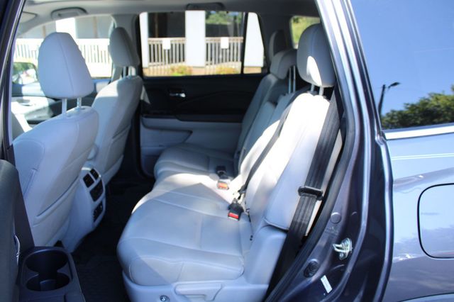 2016 Honda Pilot 2WD 4dr Touring w/RES & Navi - 23072922 - 33