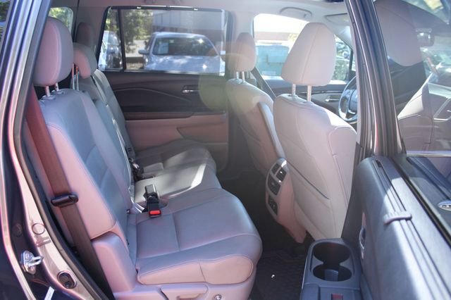 2016 Honda Pilot 2WD 4dr Touring w/RES & Navi - 23072922 - 34