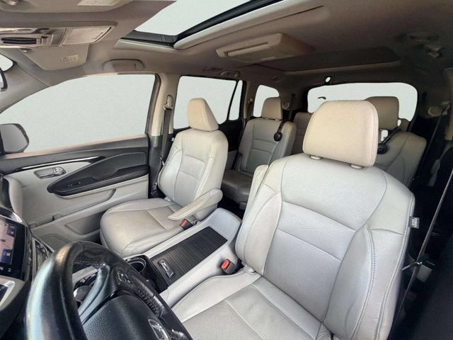 2016 Honda Pilot AWD 4dr Elite w/RES & Navi - 23054067 - 19