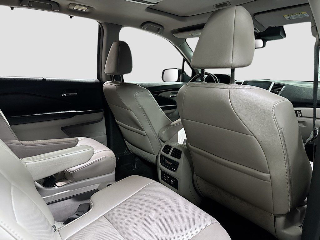 2016 Honda Pilot AWD 4dr Elite w/RES & Navi - 22975728 - 16