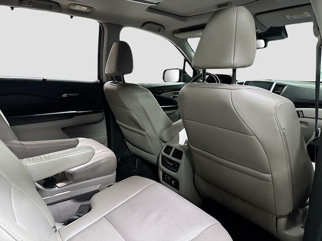 2016 Honda Pilot AWD 4dr Elite w/RES & Navi - 22975728 - 16