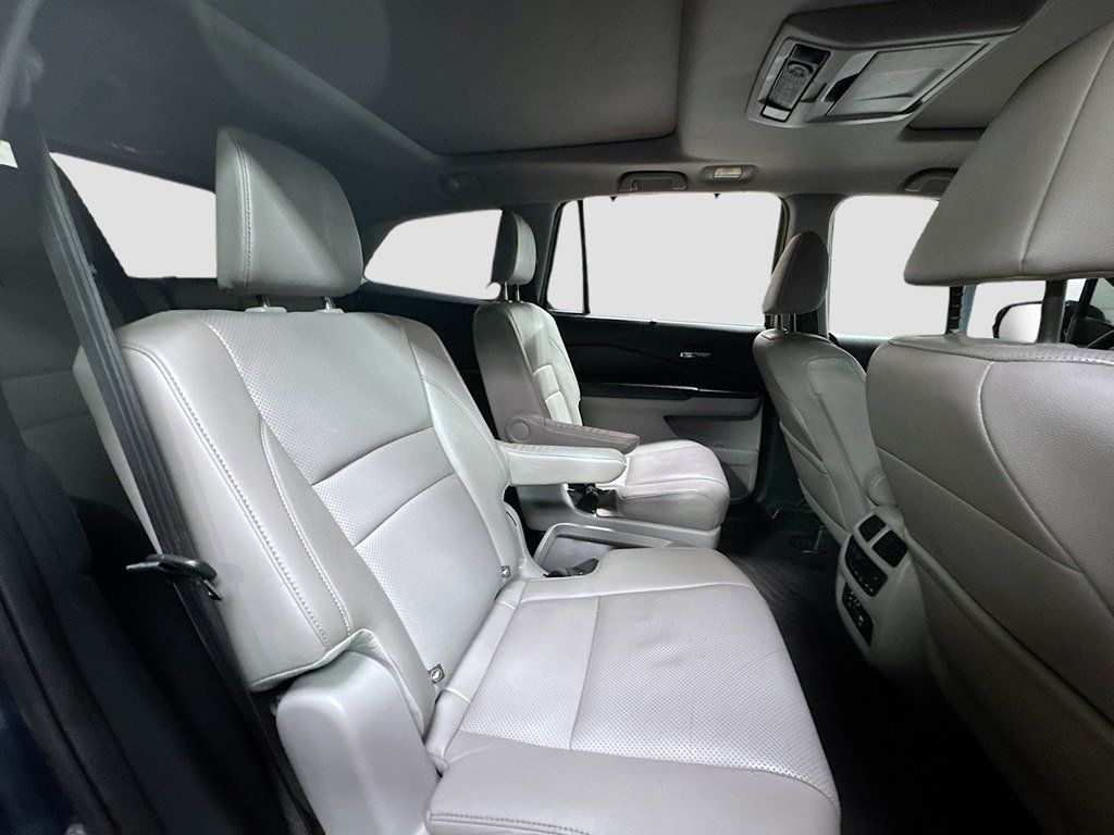 2016 Honda Pilot AWD 4dr Elite w/RES & Navi - 22975728 - 17