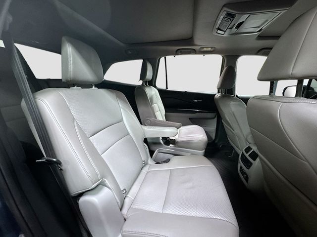 2016 Honda Pilot AWD 4dr Elite w/RES & Navi - 22975728 - 17