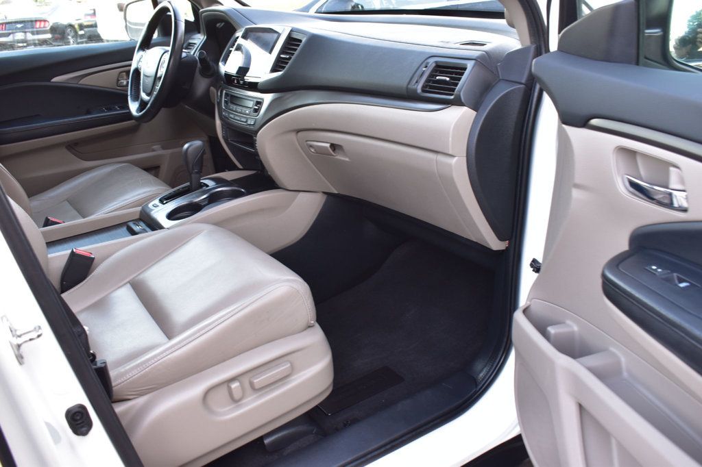 2016 Honda Pilot EX-L photo 17