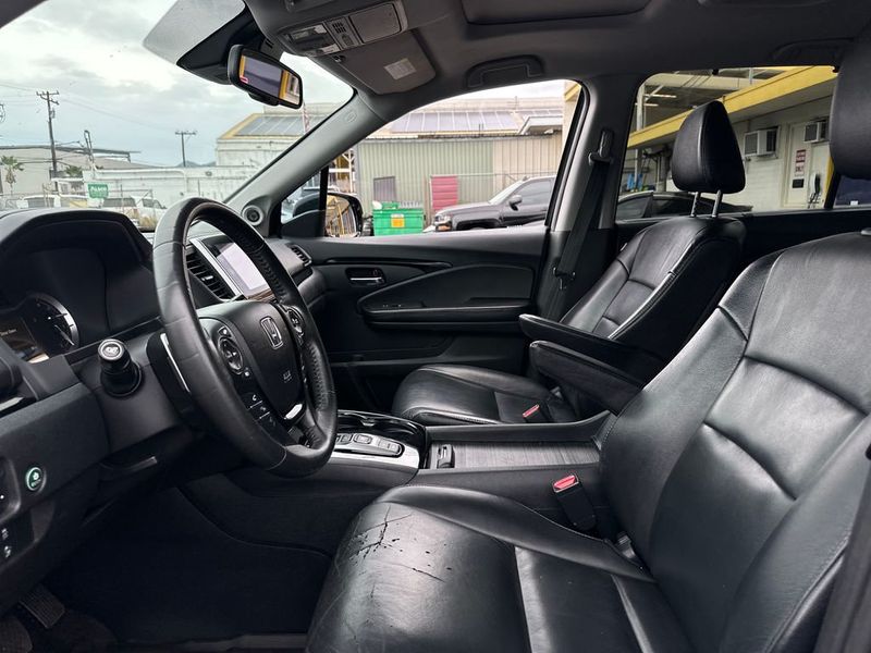 2016 Honda Pilot AWD 4dr Touring w/RES & Navi - 22975996 - 11