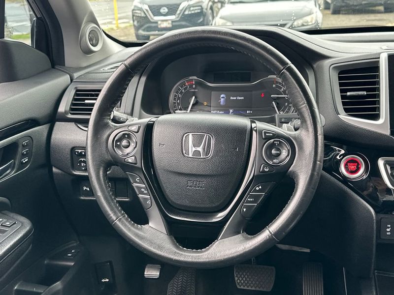 2016 Honda Pilot AWD 4dr Touring w/RES & Navi - 22975996 - 16