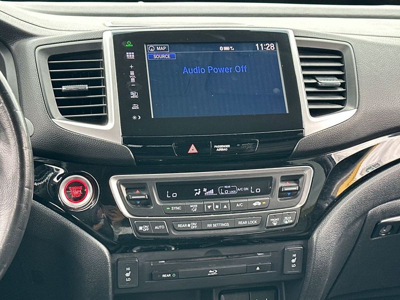 2016 Honda Pilot AWD 4dr Touring w/RES & Navi - 23035955 - 14