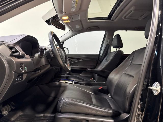 2016 Honda Pilot AWD 4dr Touring w/RES & Navi - 23080688 - 11