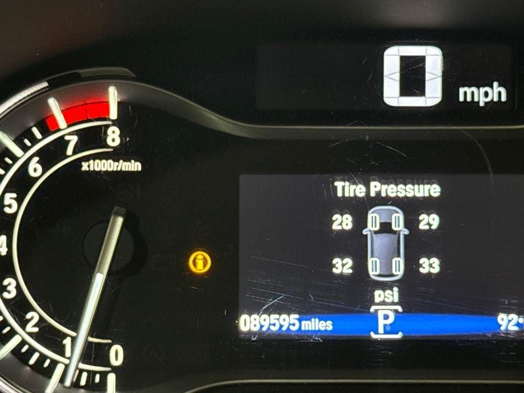 2016 Honda Pilot AWD 4dr Touring w/RES & Navi - 23080688 - 12